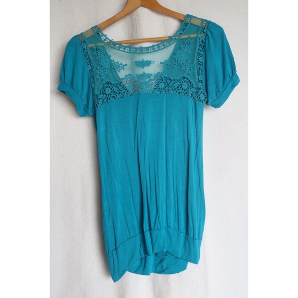 Rue 21 Top - Picture 2 of 3